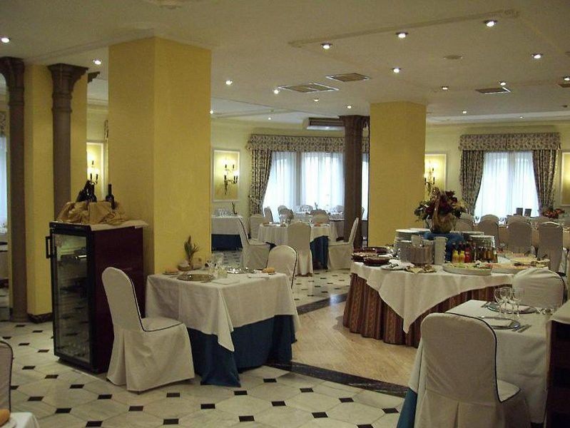 One Shot Reina Victoria Hotel Valencia Restaurant photo
