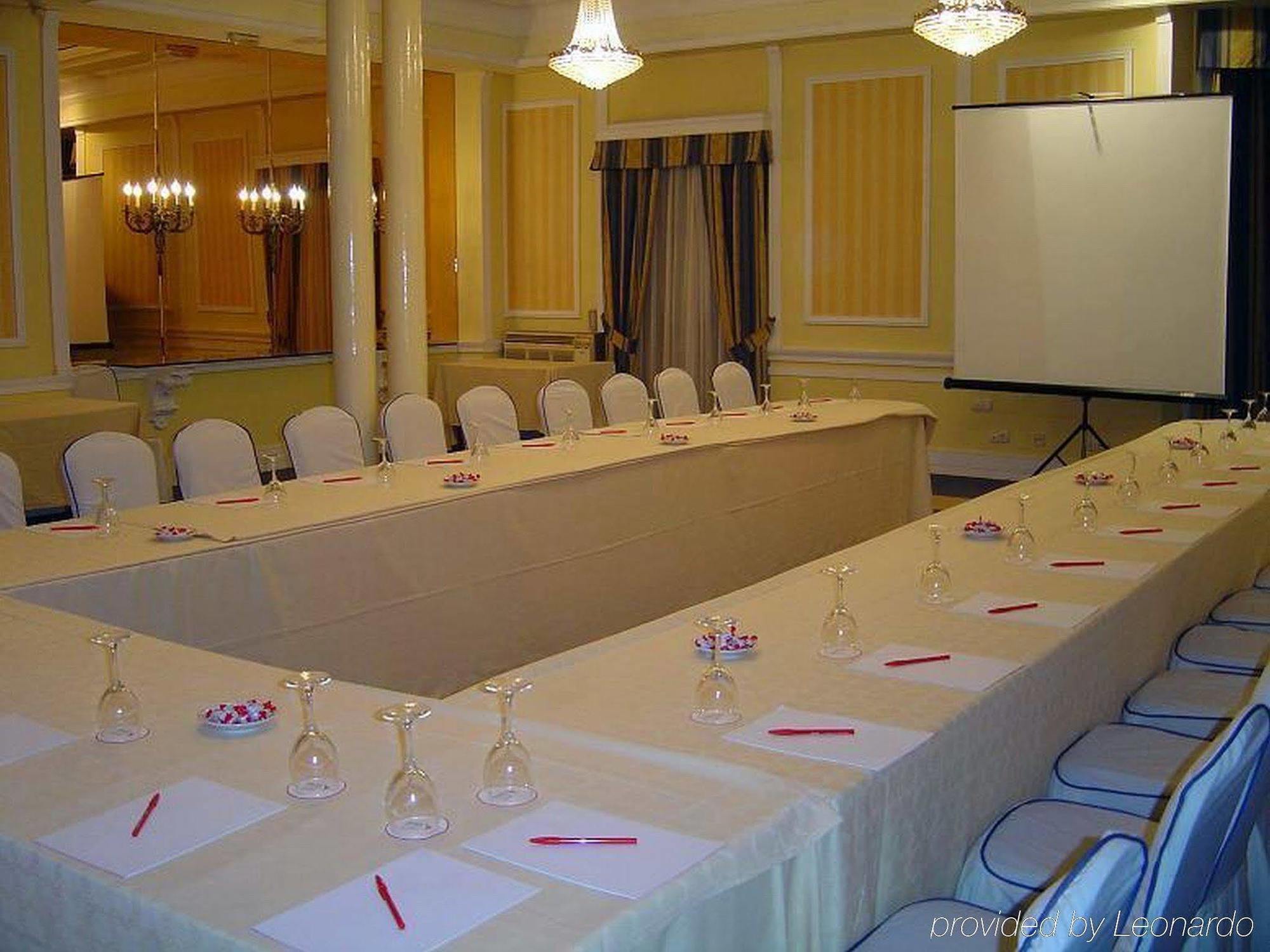One Shot Reina Victoria Hotel Valencia Facilities photo