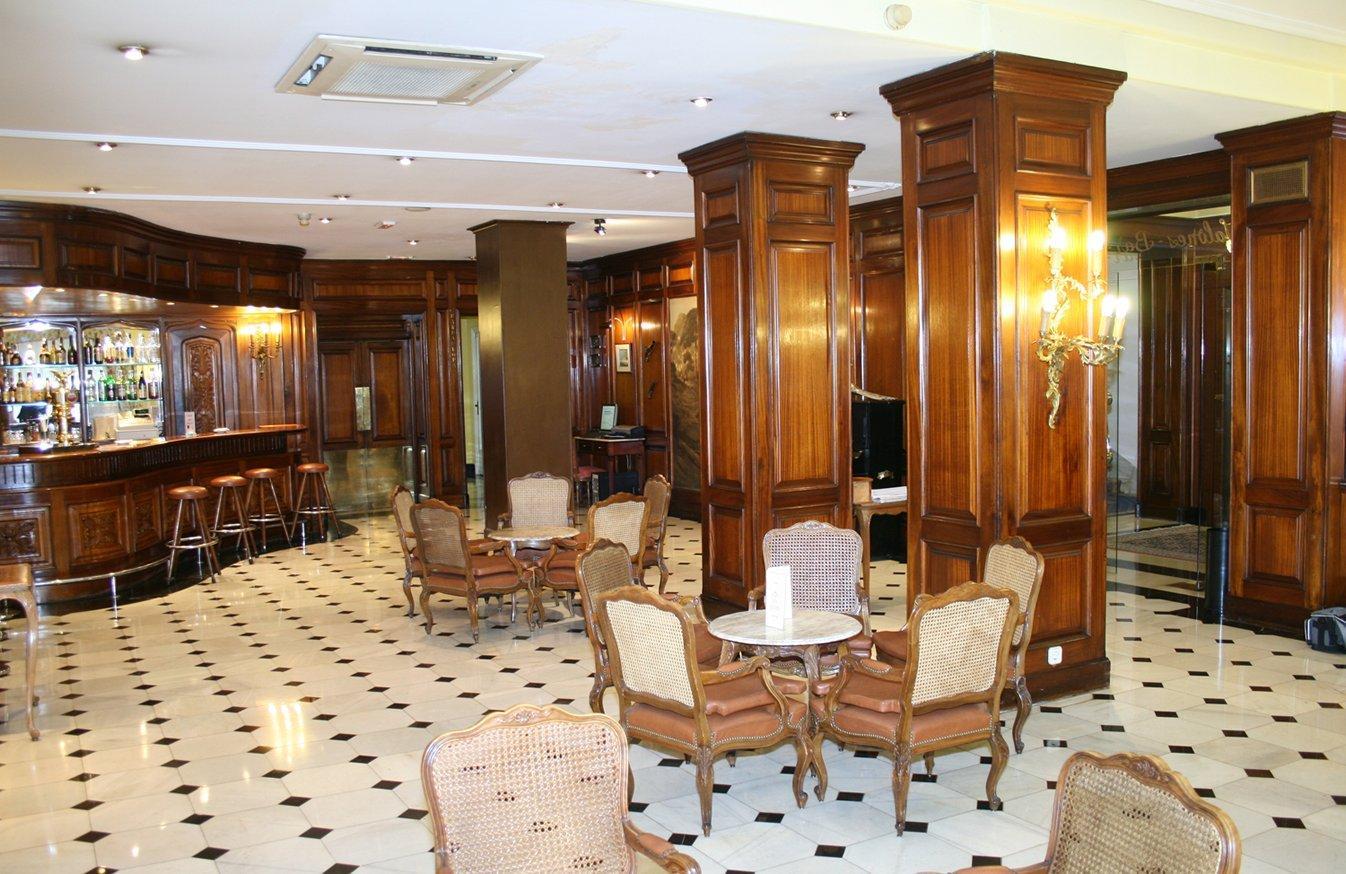 One Shot Reina Victoria Hotel Valencia Restaurant photo
